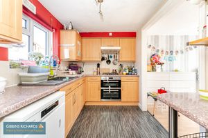 Kitchen- click for photo gallery